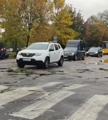 На Рівненщині в останню дорогу провели двох воїнів