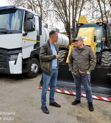 Дніпро отримав від Японії нову партію комунальної техніки