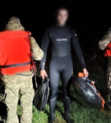 На Одещині чоловік у гідрокостюмі намагався вплав потрапити до Молдови