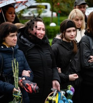 В Ужгороді сьогодні попрощалися із 45-річним захисником – старшим солдатом, кулеметником Миколою Суязовим