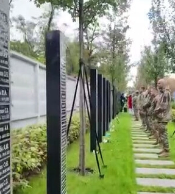 В Киеве хотят снести Аллею памяти: активисты, военные и родные погибших провели акцию протеста. ВИДЕО