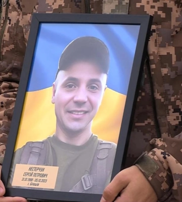 Загинув рік тому: У Рівному провели в останню путь солдата Сергія Нестерчука (ВІДЕО)