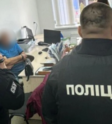 Смертельное ДТП в Черкасской области: легковушка влетела в грузовик