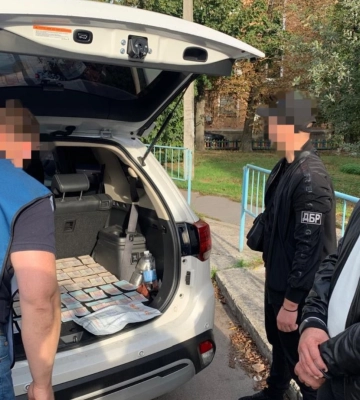 Посадовця податкової служби Житомирщини підозрюють у вимагання чималого хабара. ФОТО