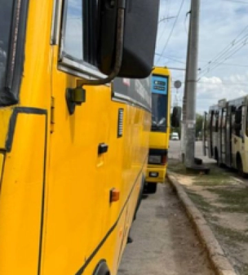 Оккупанты атаковали общественный транспорт в Херсоне: есть пострадавшие