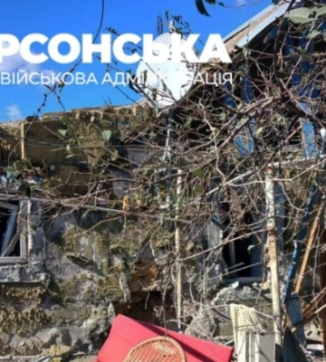 Росіяни завдали удару по передмістю Херсона, поранений чоловік