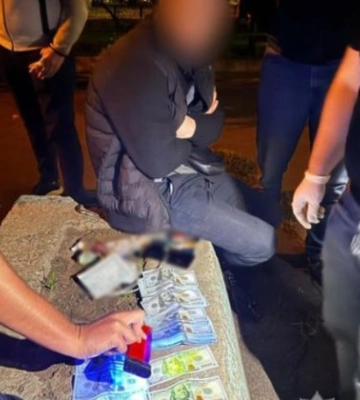 $10 000 за фіктивний шлюб, щоб виїхати за кордон — у Одесі викрили схему