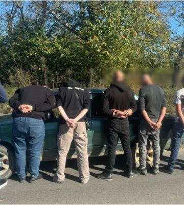 Прикордонники на ділянці відділу «Порубне» затримали авто з порушниками