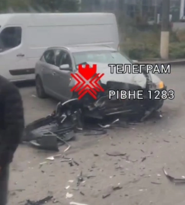 У Рівному зіткнулися два легковики (ВІДЕО)