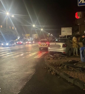 В Ужгороді виявили водійку з ознаками сп’яніння, яка вчинила ДТП