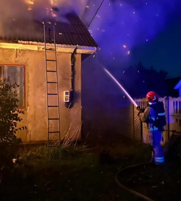 У Костополі ледь не згорів ущент житловий будинок