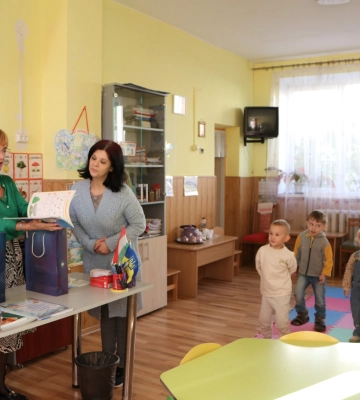 Угорська група дитячого садочку «Ялинка» отримала розвиваючі зошити