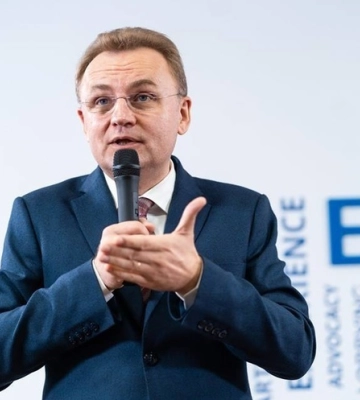&quot;Какая-то чат-рулетка&quot;: Садовый требует запретить закрытые суды из-за львовских застройщиков