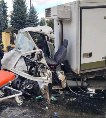 У Дружківці Донецької області співробітники ДСНС врятували чоловіка з розбитого автомобіля