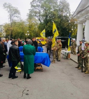 Полтавська громада провела у засвіти трьох українських військових