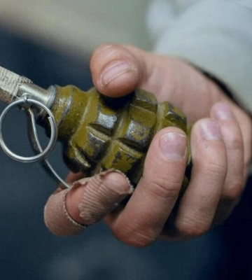 Житель Кіровоградщини з подругою намагався підзаробити на торгівлі бойовими гранатами  