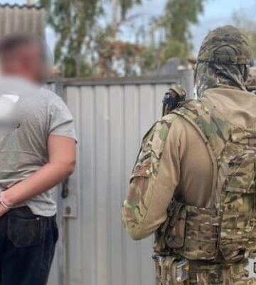 На Черкащині правоохоронці затримали двох чоловіків, які продали майже 200 авто, призначених для ЗСУ. ВІДЕО+ФОТОрепортаж