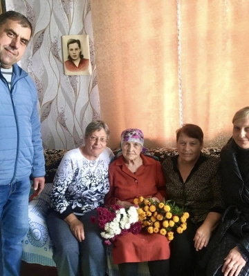 Пережила два голодомори: талановита художниця-самоучка з Волині відзначила 96 років