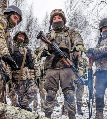 Потреба відступу ЗСУ із Селидового, зменшення боїв на Курщині через погоду та пакет допомоги від США: головне за ніч