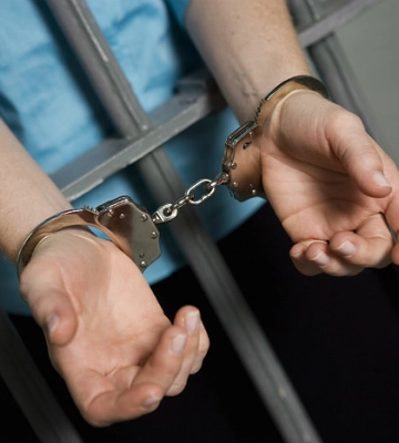 В Черкассах возле школы задержали прокурора: его подозревают в педофилии