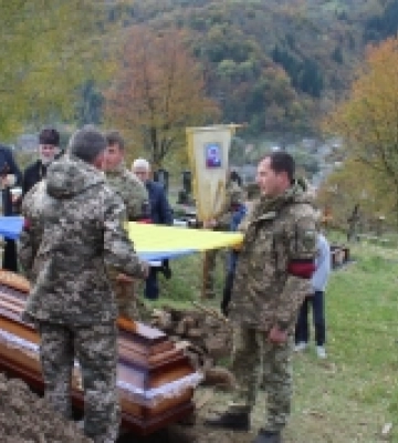 У Рахові поховали 47-річного військовослужбовця Василя Райгородецького