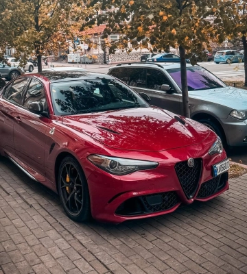 В Киеве засветился итальянский конкурент BMW M3 с двигателем Ferrari 