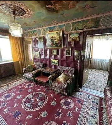 Розпис навіть у туалеті: рієлтор знайшов "справжній скарб" серед квартир у Хмельницькому