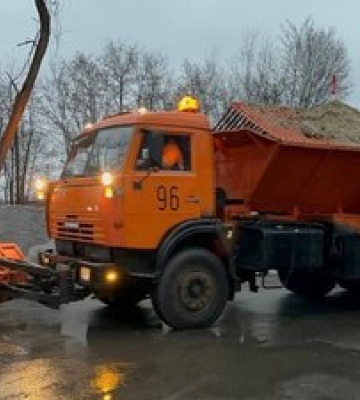 Сніг та ожеледиця на підході: чи готові дорожники Дніпропетровщини до погіршення погодних умов