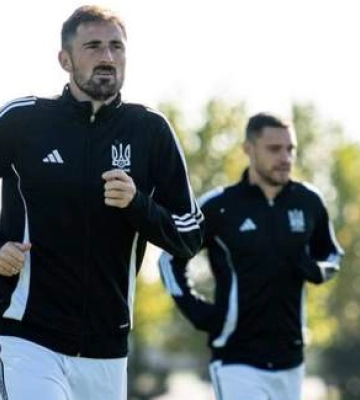 Дружина дебютанта збірної України зустріла його вдома з приємним сюрпризом — фото