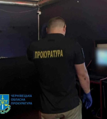 На Буковині повідомлено про підозру чоловіку, який організував підпільний гральний заклад