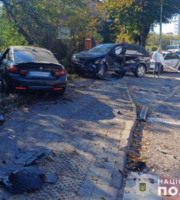Загинув 21-річний водій BMW на вулиці Липинського у Львові (відео)