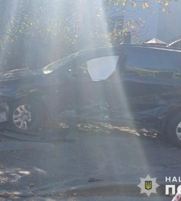 У Львові BMW зіткнувся з Dodge: загинула людина та ще троє постраждали, - ФОТО