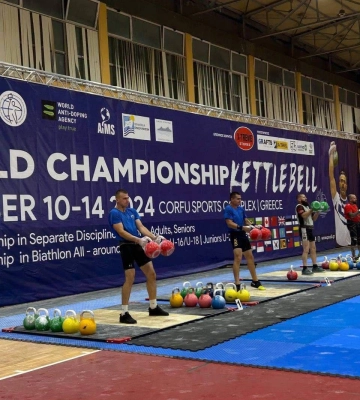Рятувальник з Полтавщини виборов три золоті медалі на чемпіонаті світу з гирьового спорту
