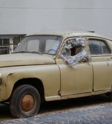 У Львові приберуть з вулиць всі покинуті автівки: якщо власник не відгукнеться - їх продадуть, - ВІДЕО