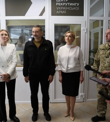 У Луцьку відкрили перший в області Центр рекрутингу української армії