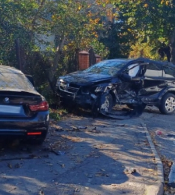 У Львові внаслідок зіткнення двох авто загинула одна людина, ще троє отримали травми