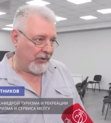 Педагог-предатель из Мелитополя на камеру одобрил оккупацию территорий Запорожской области (Скрины)