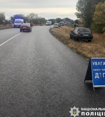 Неподалік Сміли зіштовхнулися легковик і та мікроавтобус