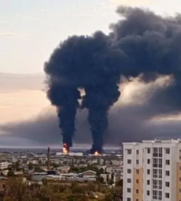 Потужна пожежа на нафтобазі у Феодосії: нові фото і відео