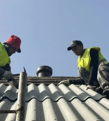 На Миколаївщині волонтери відновлюють будинки, що зруйнувала армія рф