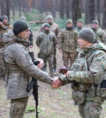 Дві доби під ворожим вогнем воїн з Рівненщини з побратимом виносив тіло загиблого командира