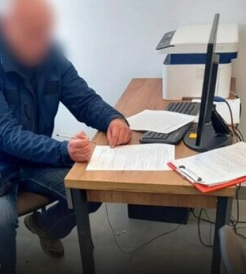 На човні через Тису або через офіційні пункти пропуску - затримали керівника благодійного фонду, який допомагав ухилянтам