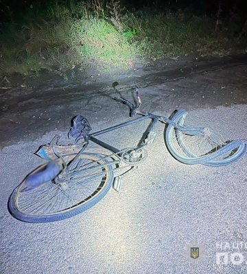 На Житомирщині старенький ВАЗ під кермуванням молодого водія на смерть збив людину. ФОТО