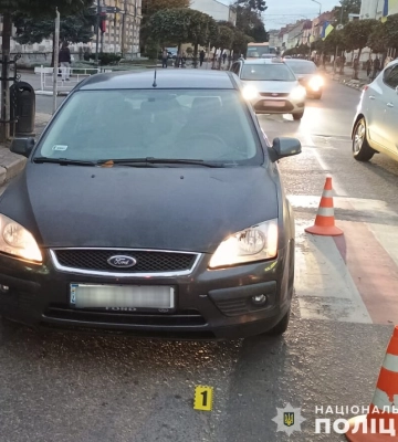 Авто наїхало на двох дівчат на пішохідному переході у Стрию