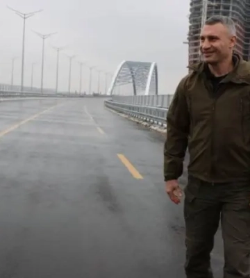 Епопея із Подільсько-Воскресенським мостом: Кличко повідомив, коли буде відкритий рух транспорту