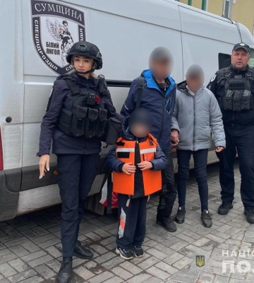 “Білі Янголи” евакуювали з Білопілля три родини з дітьми