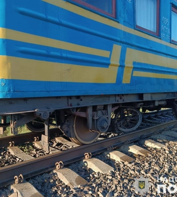 На залізниці поблизу Жовкви мотовоз збив велосипедиста: постраждалий у реанімації, - ФОТО