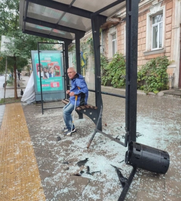 В Одесі з початку року вандали пошкодили десятки зупинок і лавок, – мерія звернулася до громадян