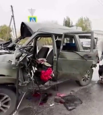 Авто з російськими військовими вибухнуло в центрі Луганська - ЗМІ