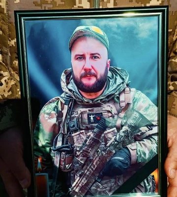 Кролевецька громада попрощалась із своїм героєм Володимиром Алексєєнком